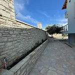 Adem Hillcrest 公寓 Sarandë