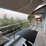 Adem Hillcrest * Sarandë