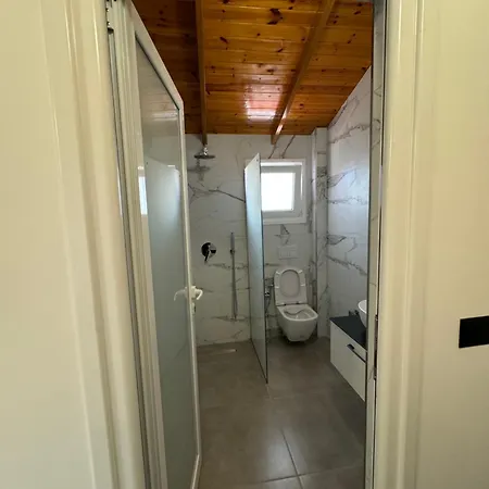 Adem Hillcrest Apartment Sarande