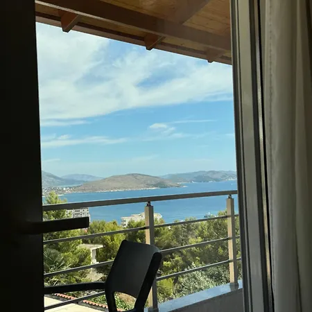 Adem Hillcrest * Sarande