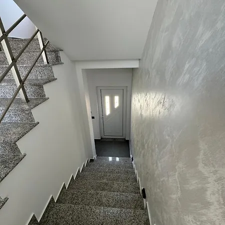 Adem Hillcrest Apartment