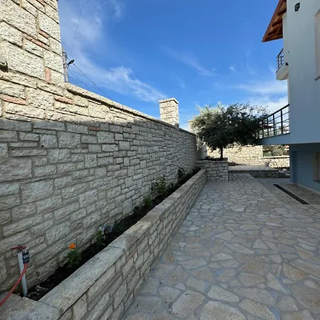 Adem Hillcrest Apartment Sarande