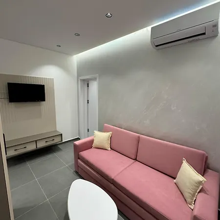 Adem Hillcrest * Σαράντα