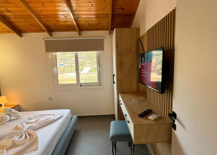 Adem Hillcrest * Sarande