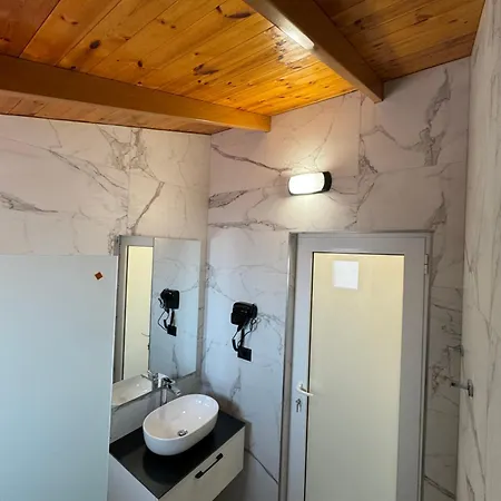 Adem Hillcrest アパート *