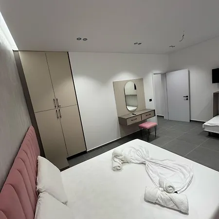 Adem Hillcrest * Sarandë