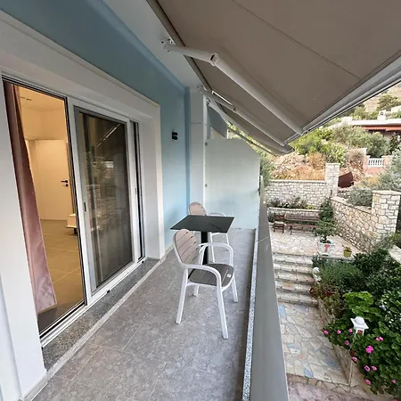 アパート Adem Hillcrest Sarandë