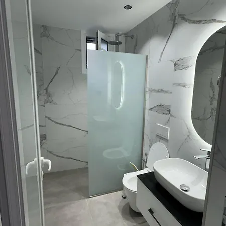 アパート Adem Hillcrest