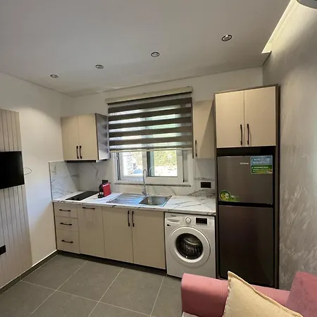 アパート Adem Hillcrest