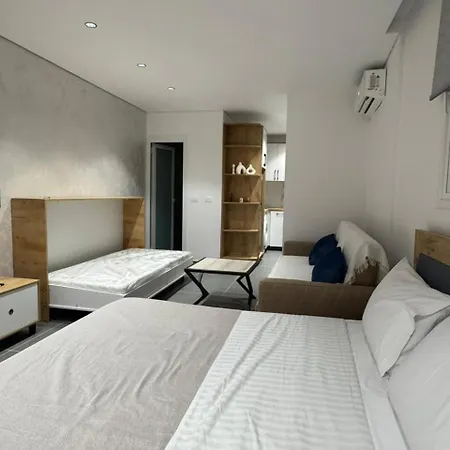 Adem Hillcrest Sarandë