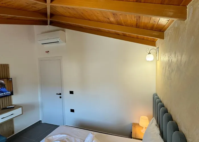 Adem Hillcrest * Sarandë
