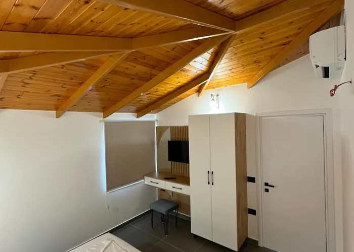 Adem Hillcrest * Sarandë