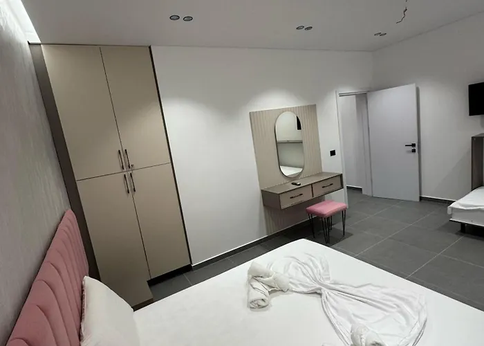 Adem Hillcrest * Sarandë